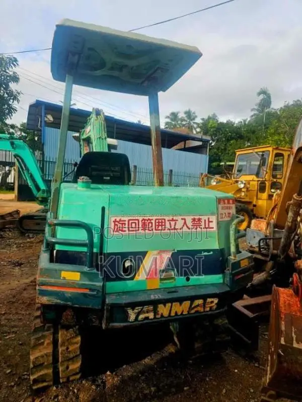 Yanmar B32 2015 Heavy-Duty (Used)