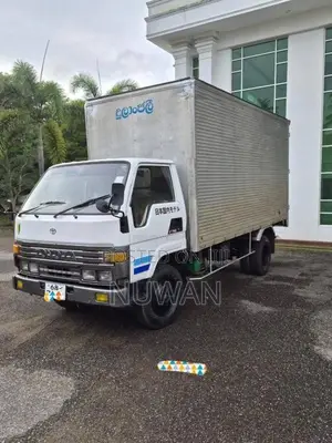 Toyota Dyna 1993 Lorry (Used)