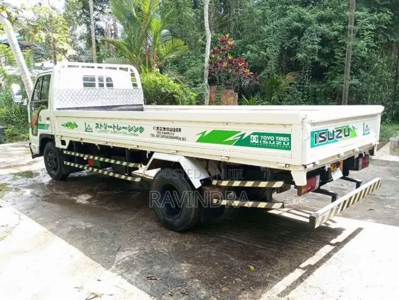 Isuzu ELF 1993 Lorry (Used)
