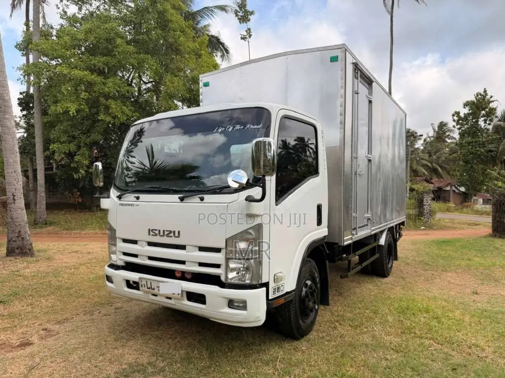 Isuzu NPR 2014 Lorry (Used)