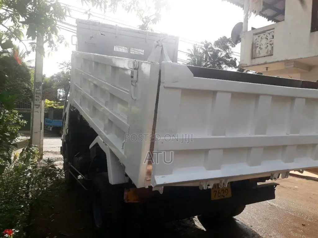 Mitsubishi Fuso 2003 Lorry (Used)