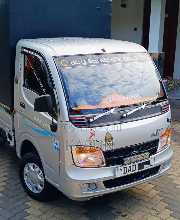 Tata Dimo Batta 2016 Lorry (Used)
