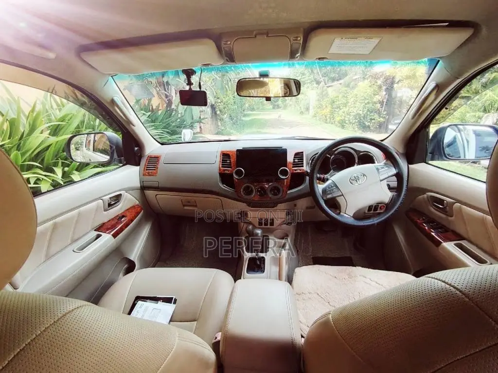 Toyota Hilux 2006 Pickup (Used)