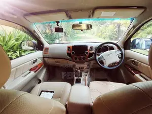 Toyota Hilux 2006 Pickup (Used)