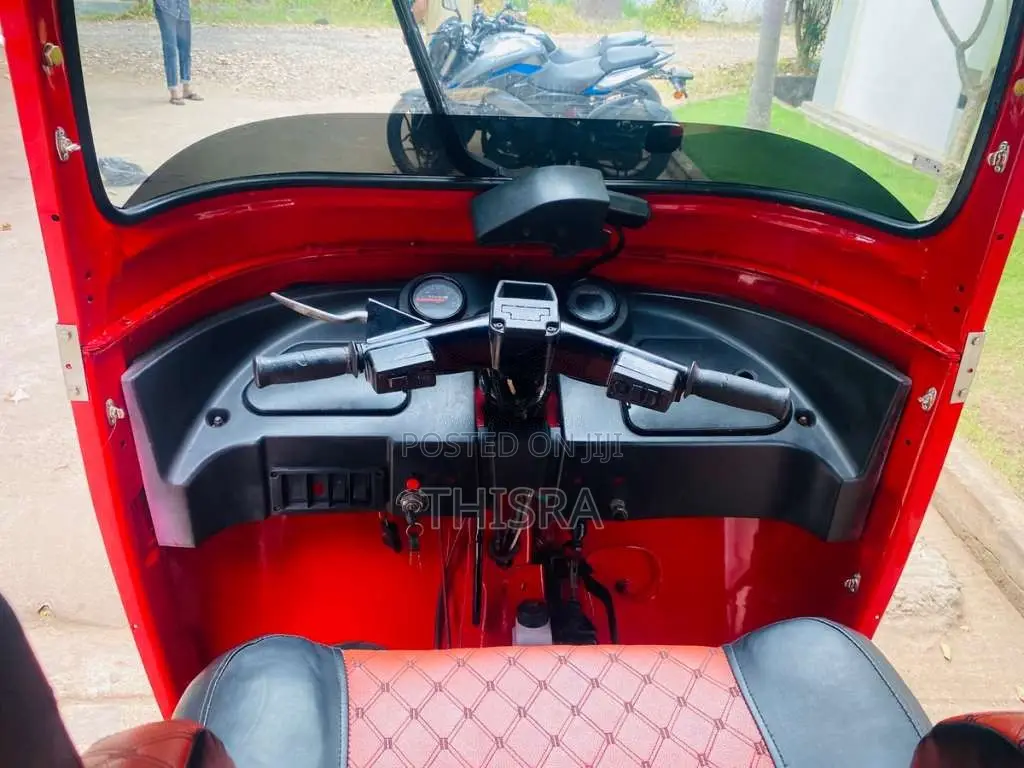 Bajaj RE 205 2012 Three Wheel (Used)