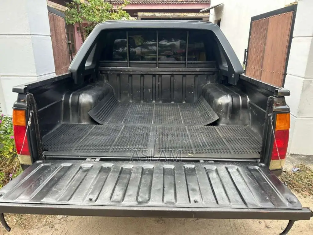 Nissan D-21 4X4 DOUBLE 1988 Pickup (Used)
