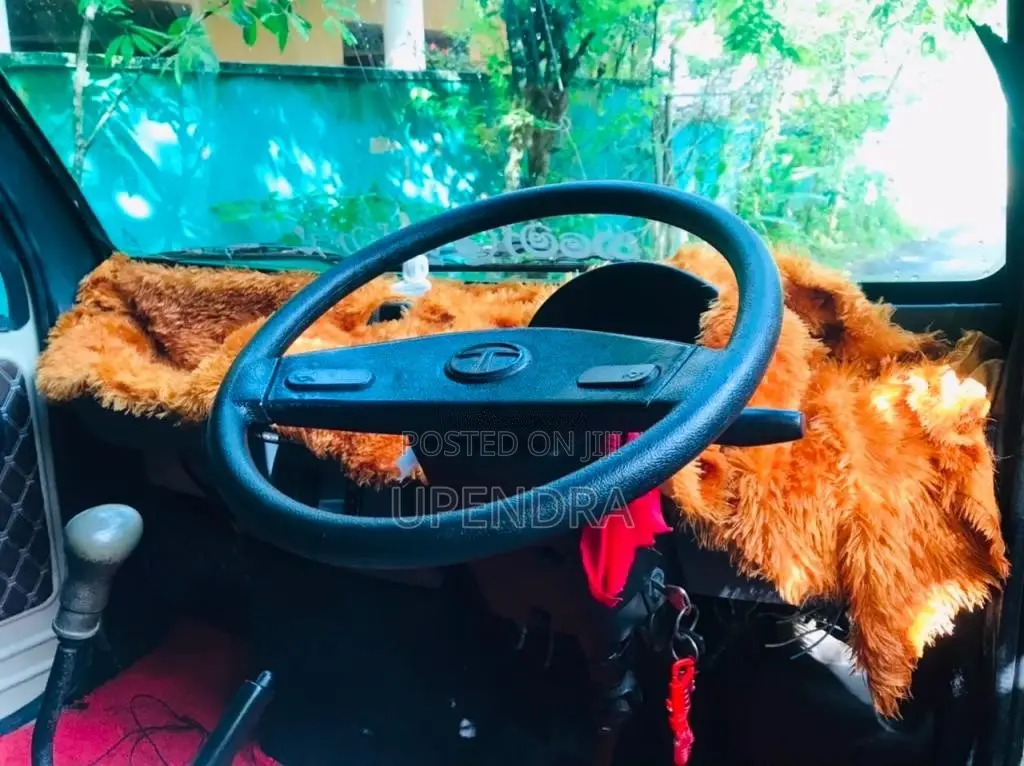 Tata Dimo Batta 2011 Lorry (Used)
