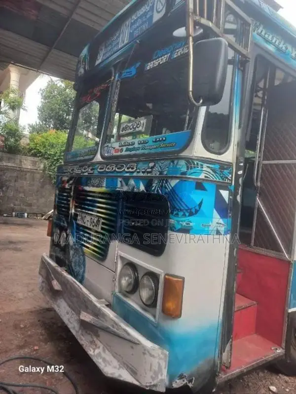Ashok-Leyland Leyland 2006 Bus (Used)
