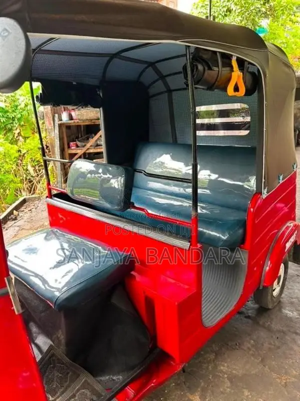 Bajaj RE 2 Stroke 2004 Three Wheel (Used)