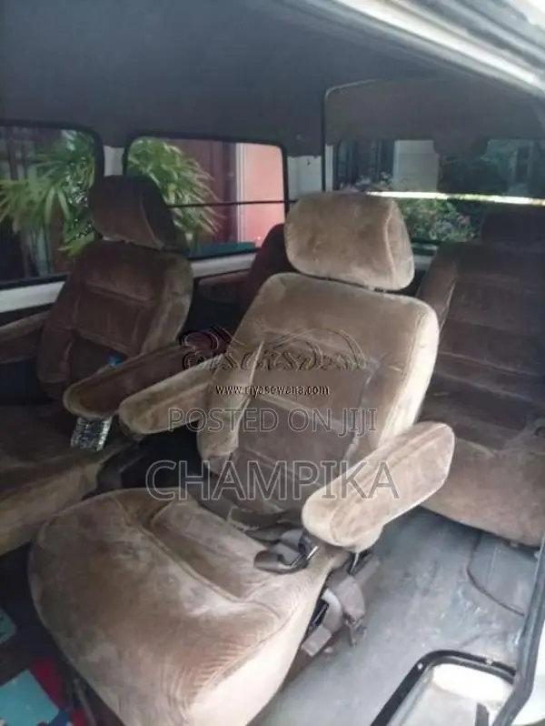 Toyota Lotto CR27 1994 Van (Used)