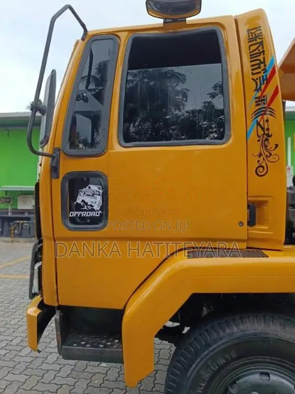 Ashok-Leyland Tipper 2010 Lorry (Used)