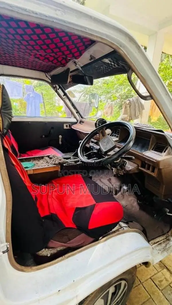 Toyota LiteAce 1985 Van (Used)