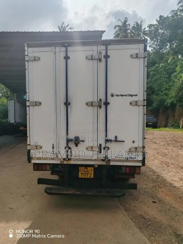 Isuzu Freezer 2007 Lorry (Used)