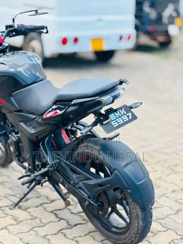 Bajaj Pulsar N160 2025 Motorbike (Used)