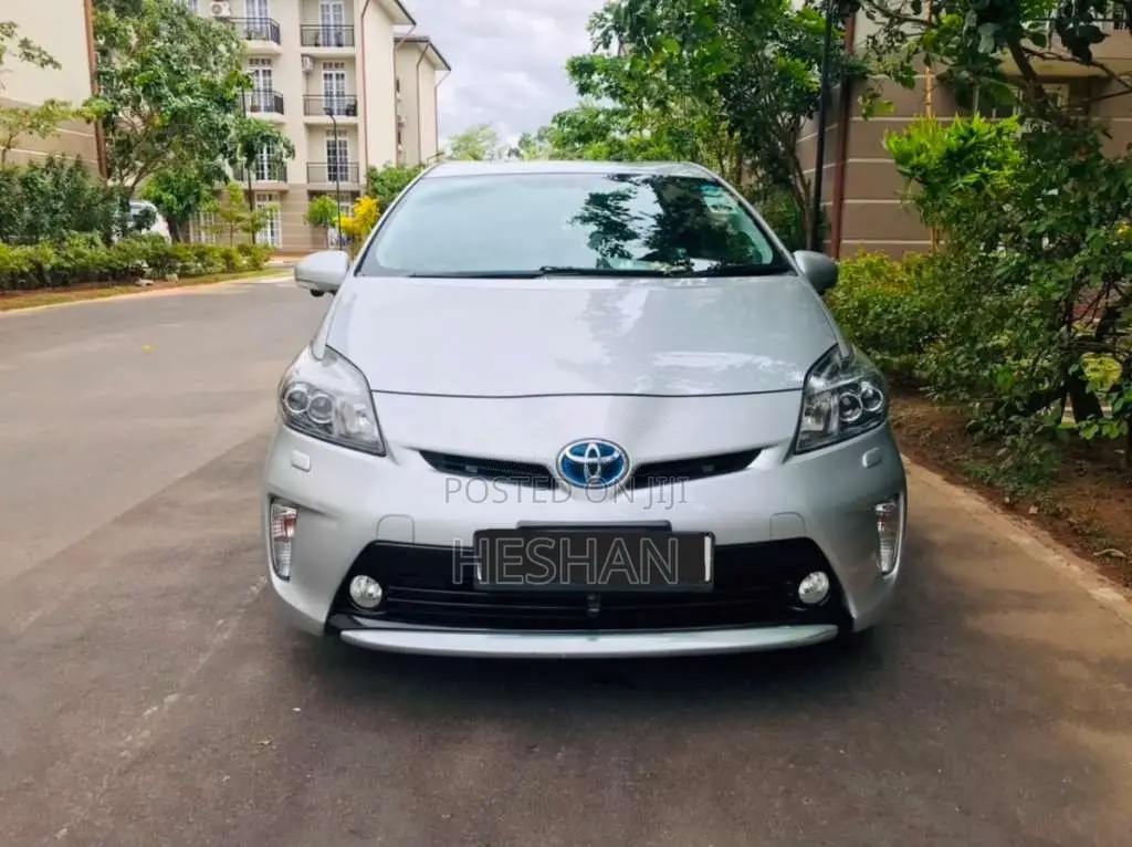 Toyota Prius 2013 Car (Used)