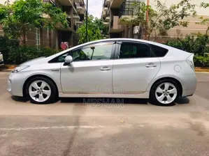 Toyota Prius 2013 Car (Used)