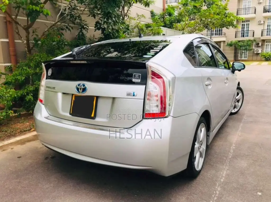 Toyota Prius 2013 Car (Used)