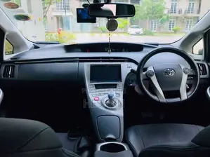 Toyota Prius 2013 Car (Used)