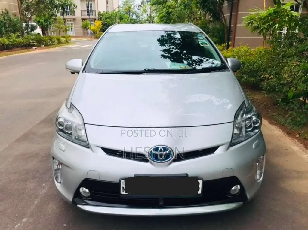 Toyota Prius 2013 Car (Used)