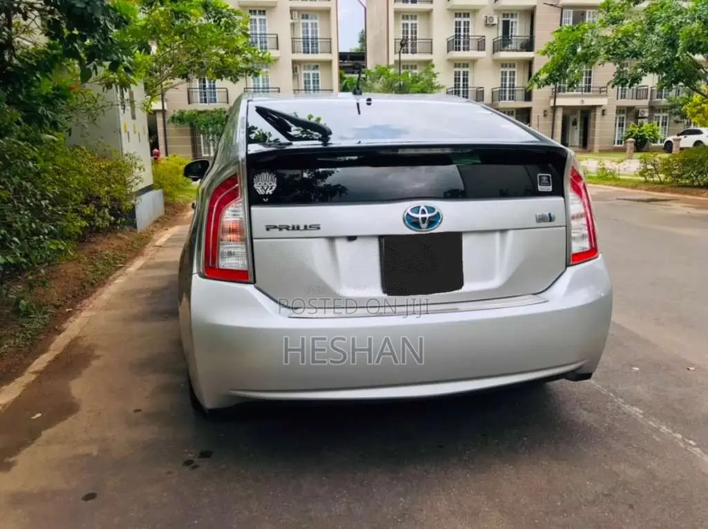 Toyota Prius 2013 Car (Used)