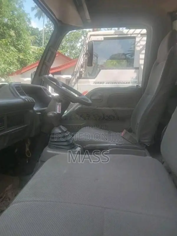 Isuzu ELF 1981 Lorry (Used)