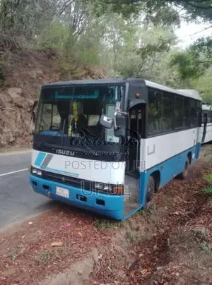 Isuzu Journey Q 1990 Bus (Used)