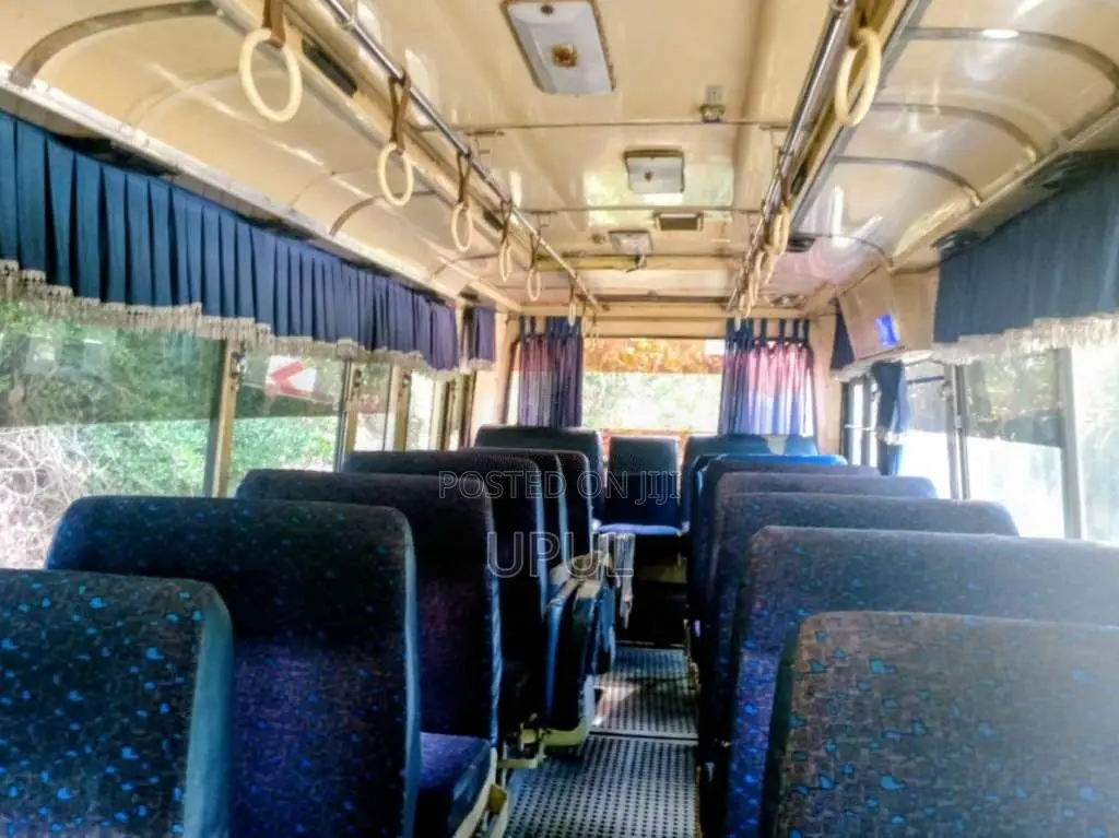 Isuzu Journey Q 1990 Bus (Used)