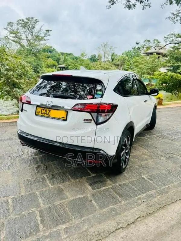 Honda Vezel Rs Sensing 2018 SUV (Used)