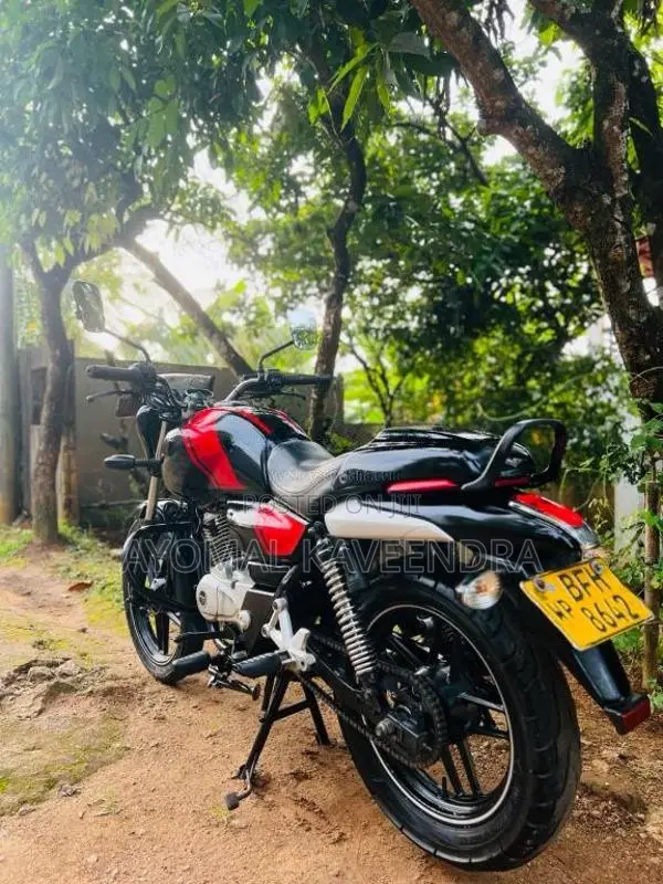 Bajaj V15 2016 Motorbike (Used)
