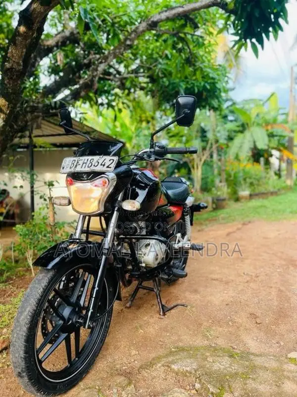 Bajaj V15 2016 Motorbike (Used)