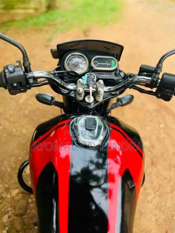 Bajaj V15 2016 Motorbike (Used)