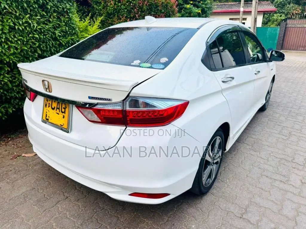 Honda Grace 2015 Car (Used)