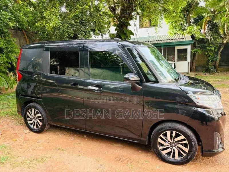 Toyota Roomy Custom G 2017