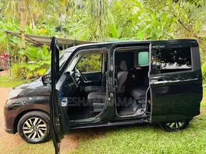 Toyota Roomy Custom G 2017