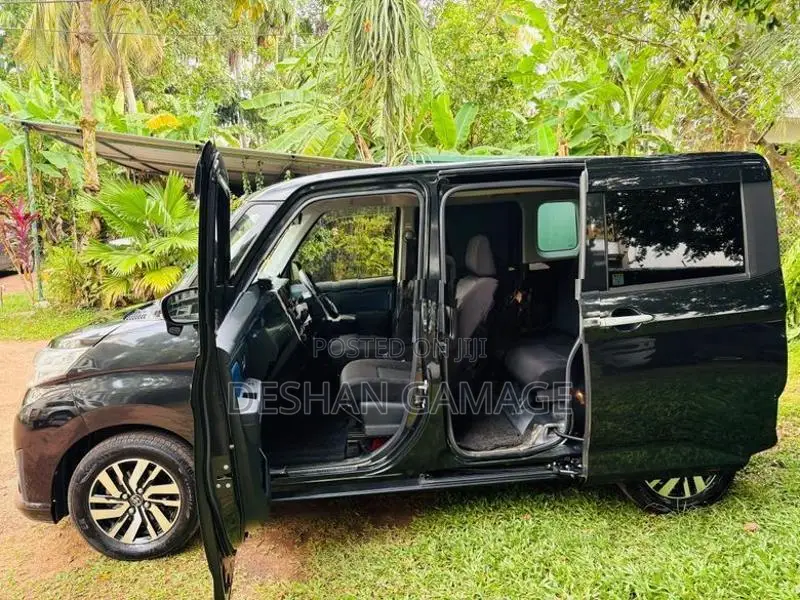 Toyota Roomy Custom G 2017