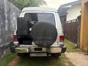 Mitsubishi Pajero 1988