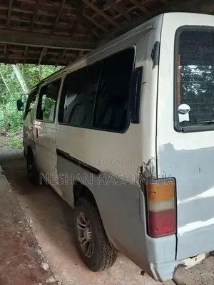 Nissan Caravan 1993