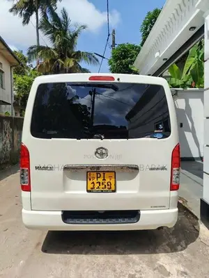 Toyota Hiace TRH 201 2016