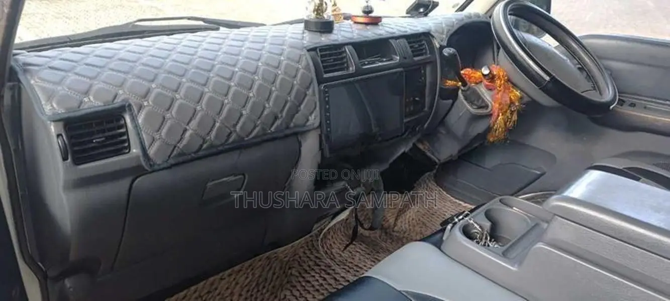 Mazda Bongo 2011