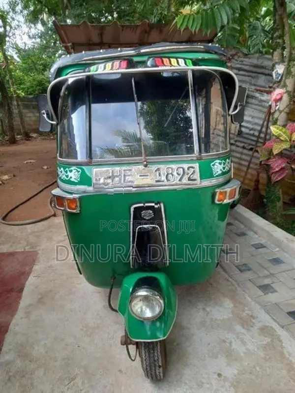 Bajaj RE 2010