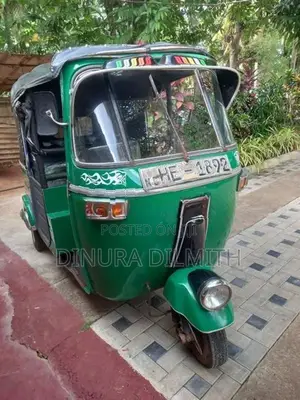 Bajaj RE 2010