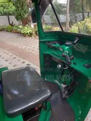 Bajaj RE 2010