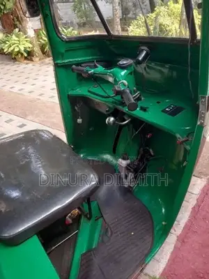 Bajaj RE 2010