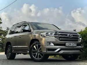 Toyota Land Cruiser Sahara V8 Diesal 2015