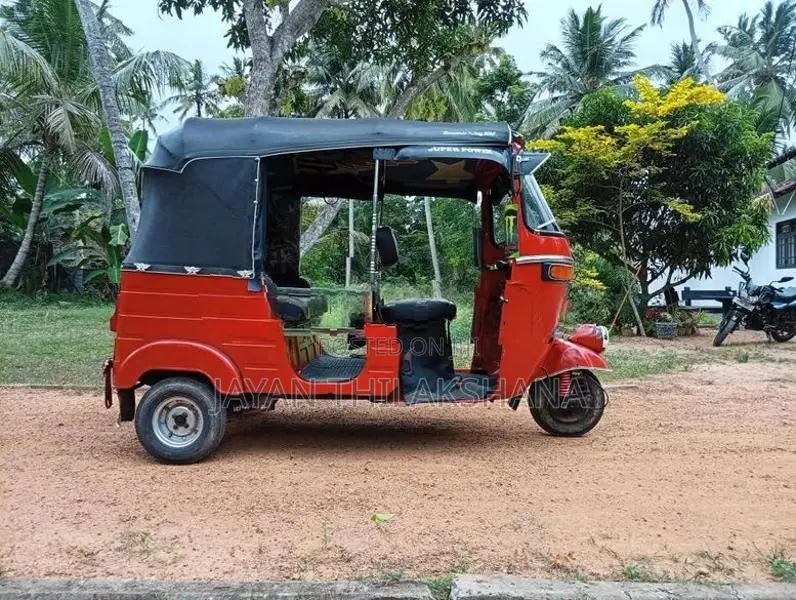 Bajaj RE 2002