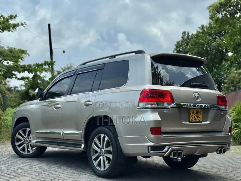 Toyota Land Cruiser Sahara V8 Diesal 2015