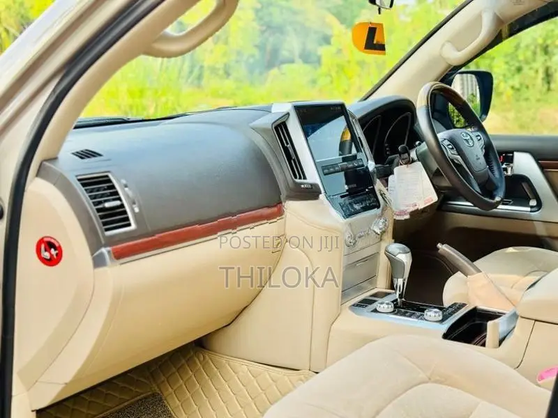 Toyota Land Cruiser Sahara V8 Diesal 2015