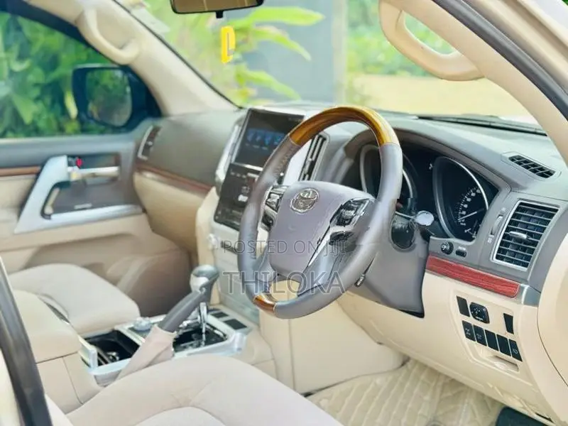 Toyota Land Cruiser Sahara V8 Diesal 2015
