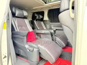 Toyota Alphard 2013
