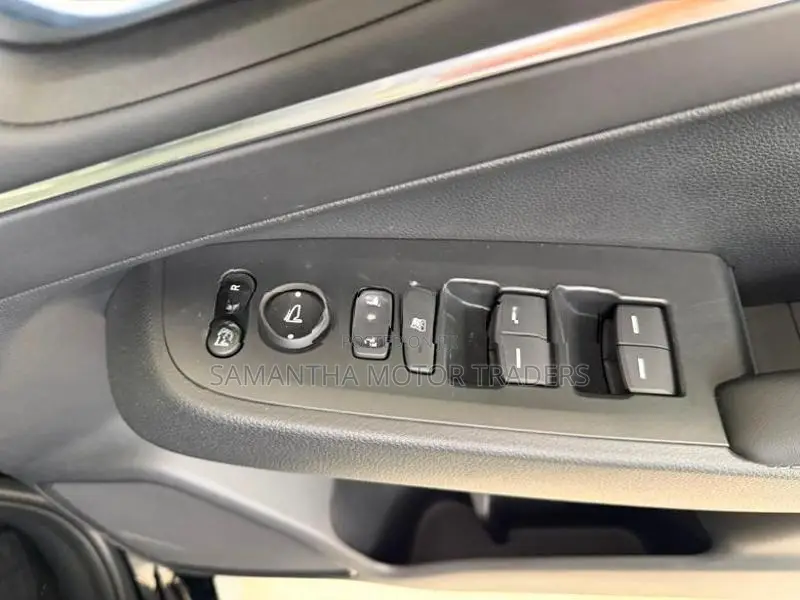 Honda Vezel Z Premium 2025